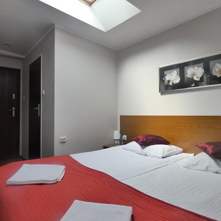 Astral Aparthotel Raszyn Bagian luar foto