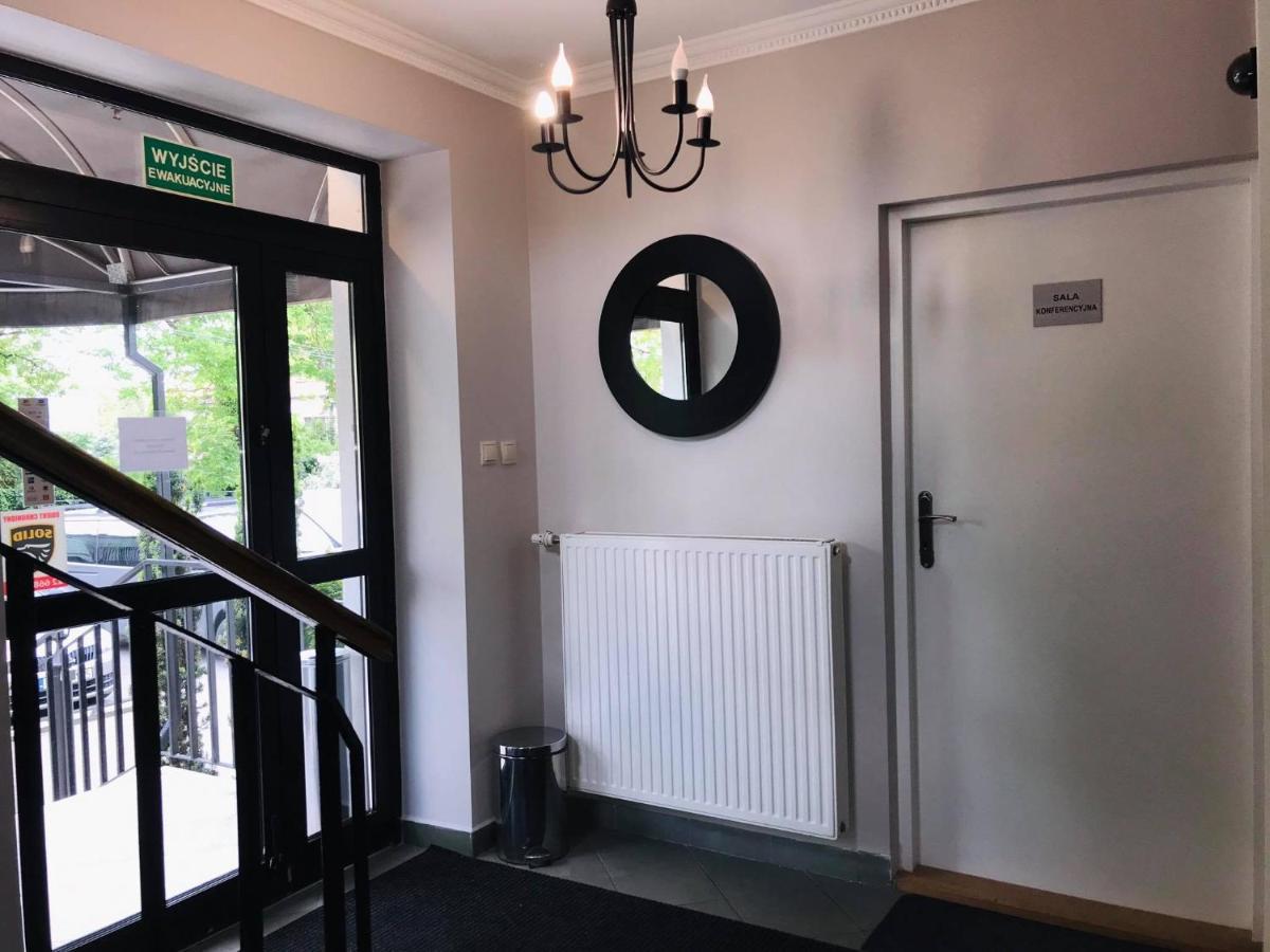 Astral Aparthotel Raszyn Bagian luar foto