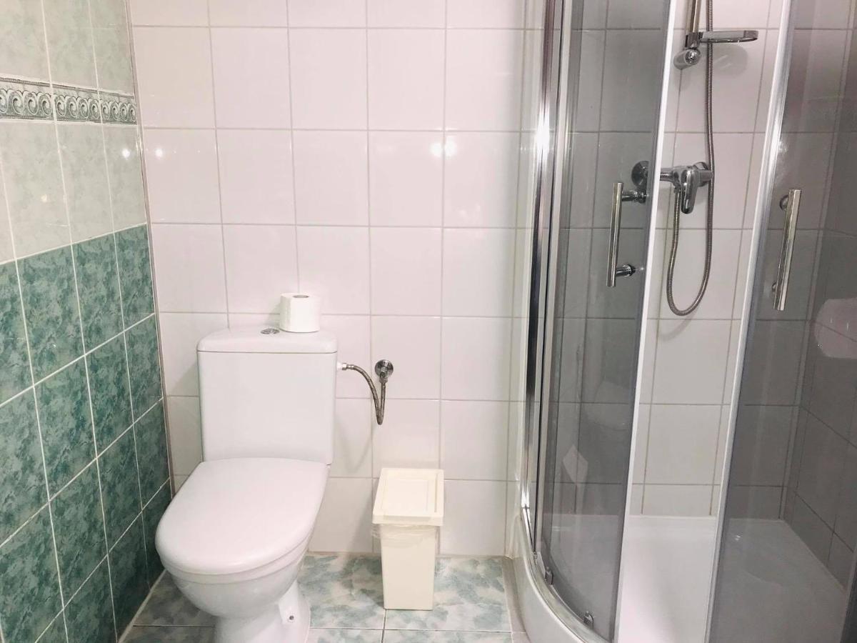 Astral Aparthotel Raszyn Bagian luar foto