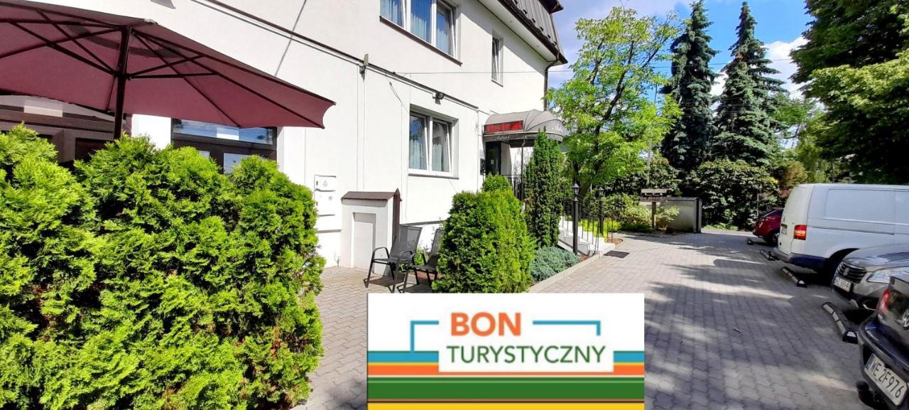 Astral Aparthotel Raszyn Bagian luar foto