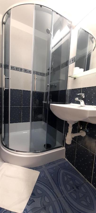 Astral Aparthotel Raszyn Bagian luar foto