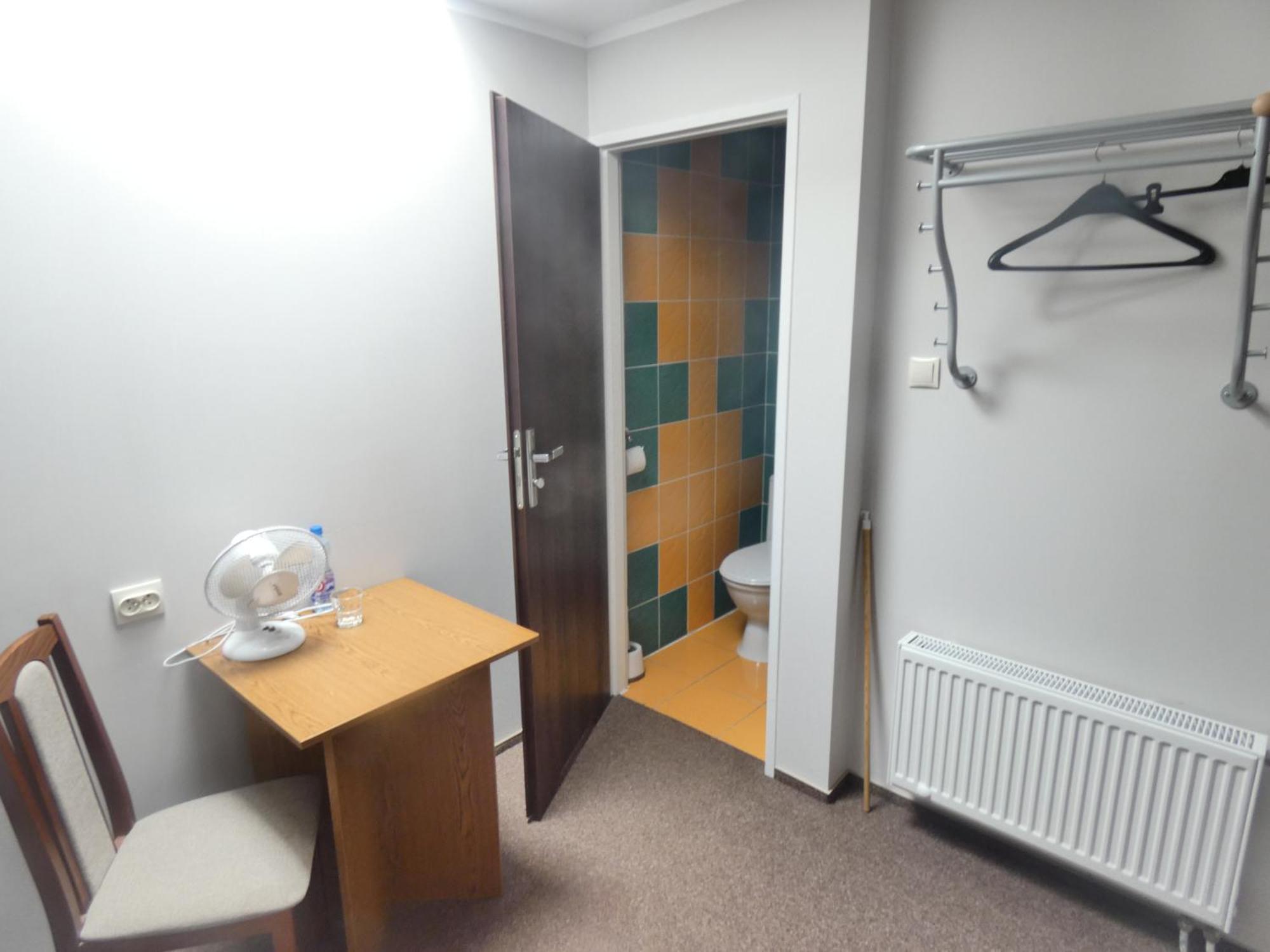 Astral Aparthotel Raszyn Bagian luar foto