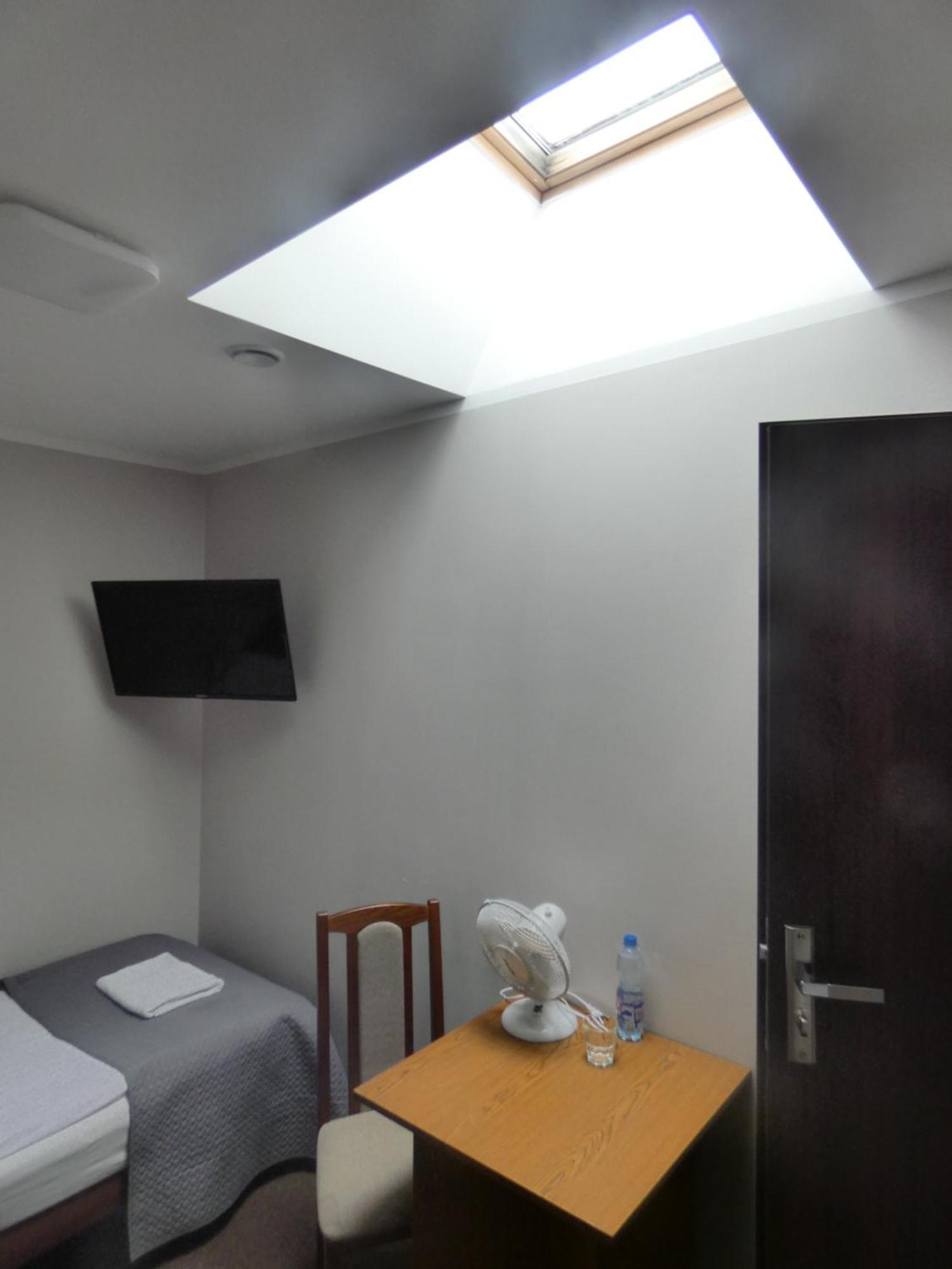 Astral Aparthotel Raszyn Bagian luar foto