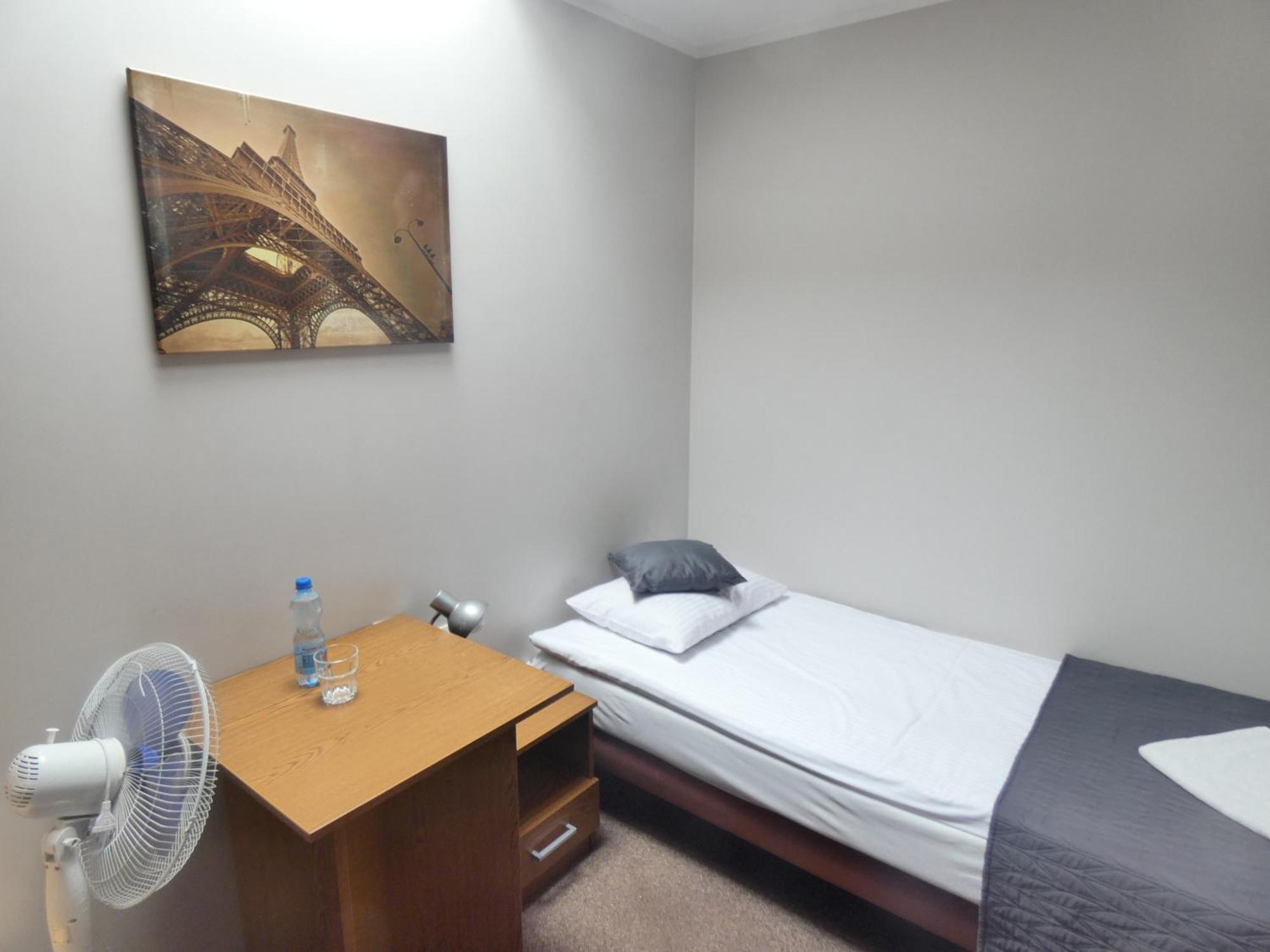 Astral Aparthotel Raszyn Bagian luar foto