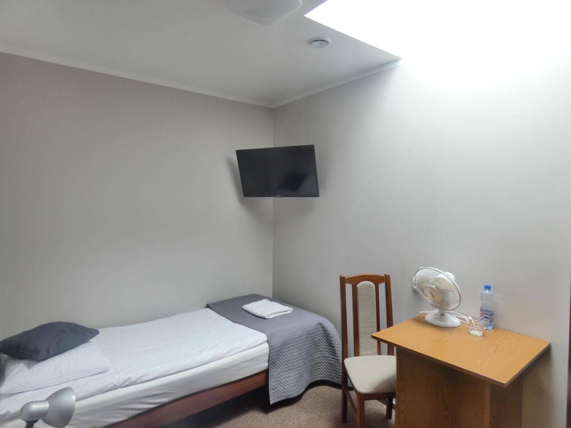 Astral Aparthotel Raszyn Bagian luar foto